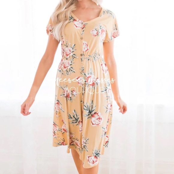 Reborn J Dresses & Skirts - NWT Reborn J Button Down Tan Floral Midi Dress